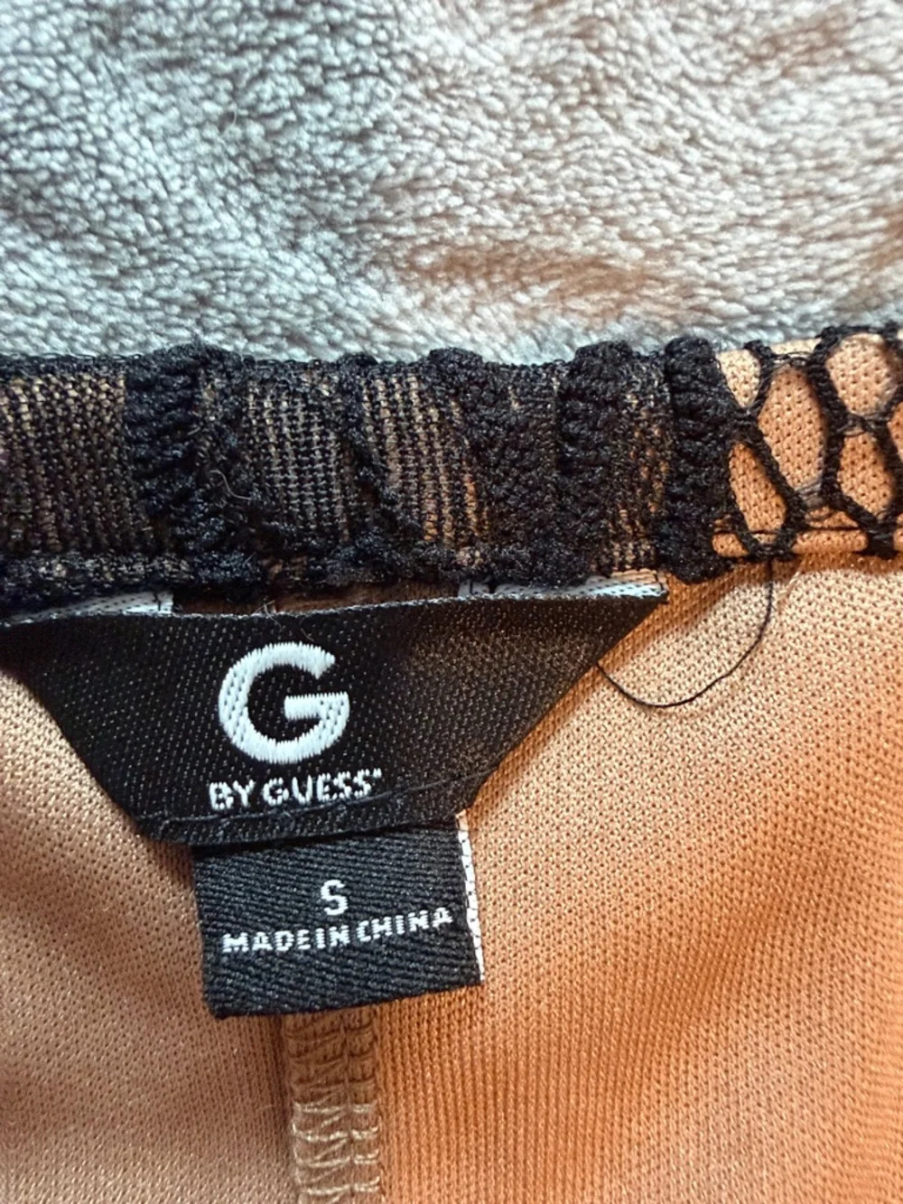 Guess elegant off